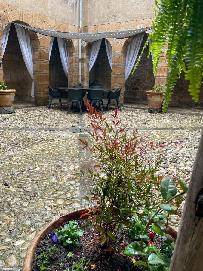 Orvieto: Spacious 3Br 3Ba Apartment With Balcony & Patio Bagian luar foto